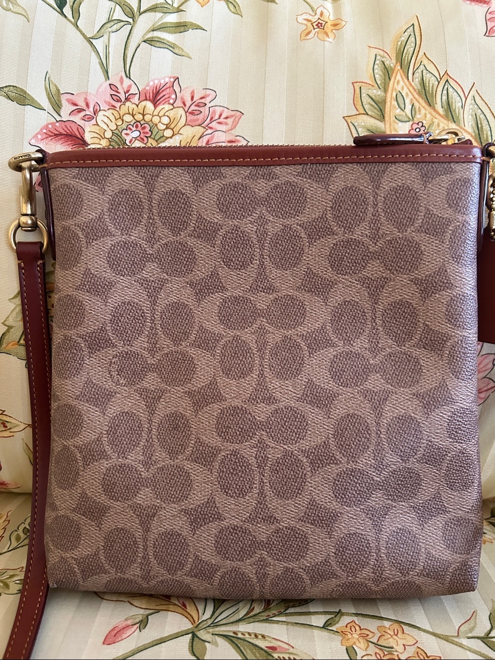 Coach Kitt 26 Crossbody Signature Coated Canvas Bag - Picture 3 of 7